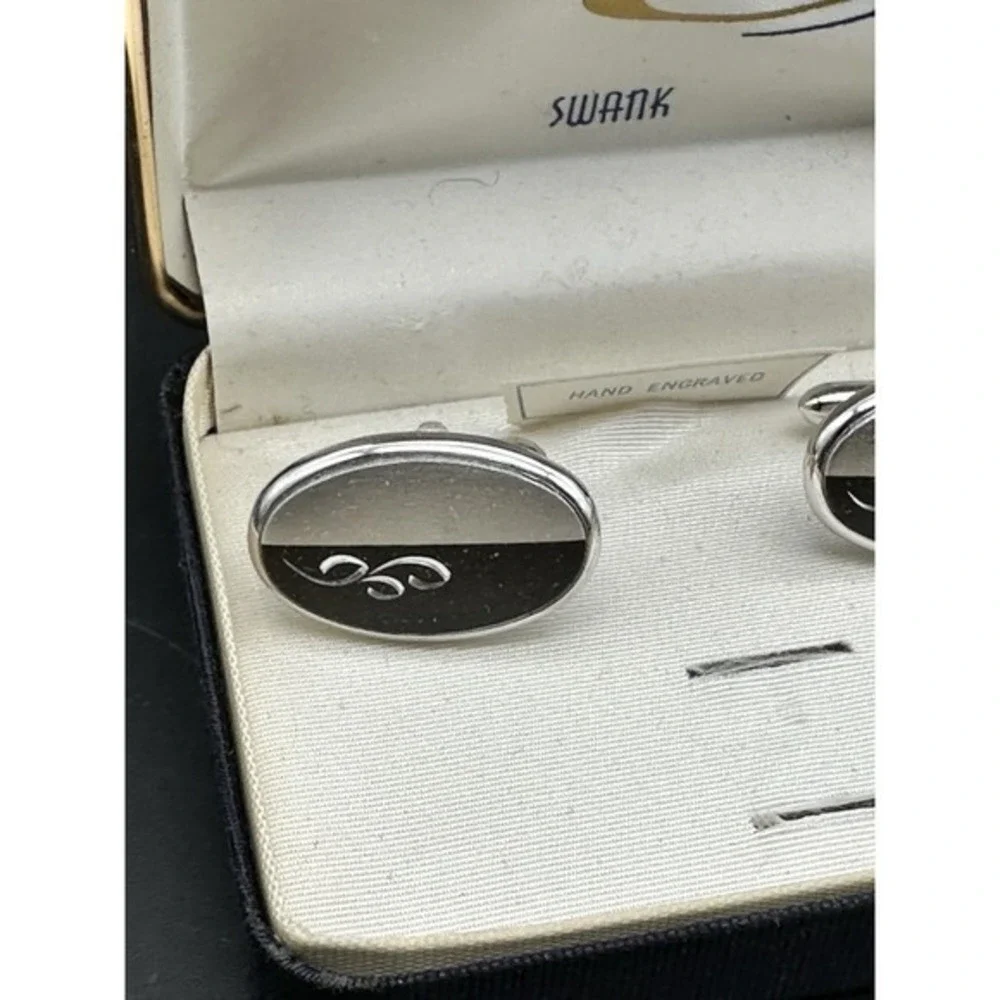 Vintage SWANK Cuff link Set Avant‎ Garde Silver tone Oval Engraved w/box